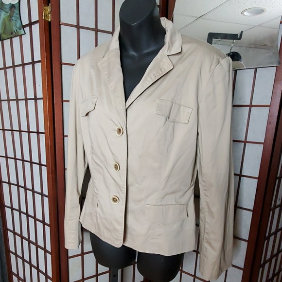 Fitted jacket. - Picture 1 of 4